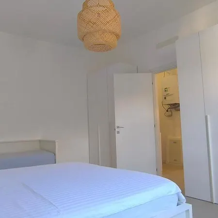 Larius Apartment Lecco