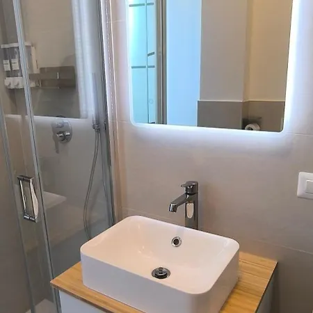 Larius Apartment Lecco