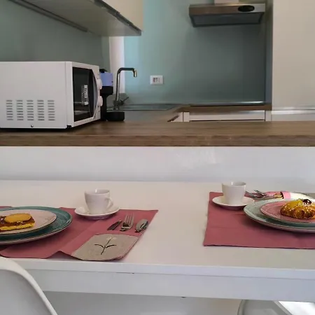 Larius Apartment *